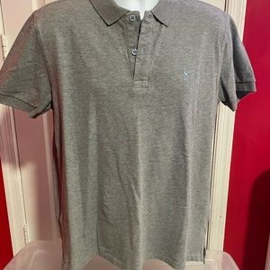 Very nice grey polo! Great fit and in great condition!